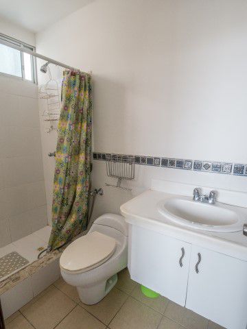 9.Bathroom1 (Small)