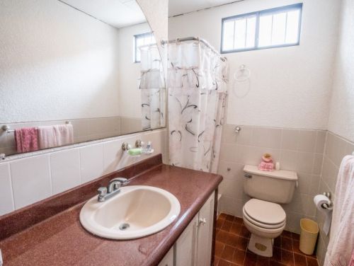 7.Bathroom2 (Small)